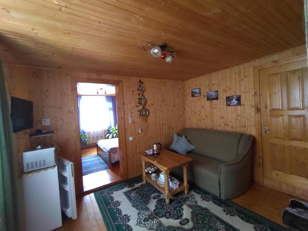 Guesthouse U Deda Viktora Yaremche Exterior foto