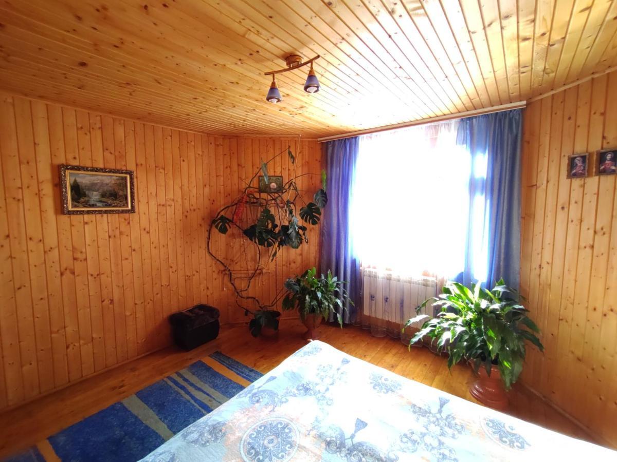 Guesthouse U Deda Viktora Yaremche Exterior foto