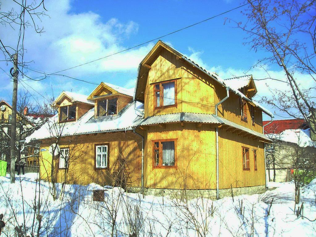 Guesthouse U Deda Viktora Yaremche Exterior foto